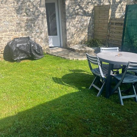 La Petite Maison De Kerguiniou Glomel Exteriör bild